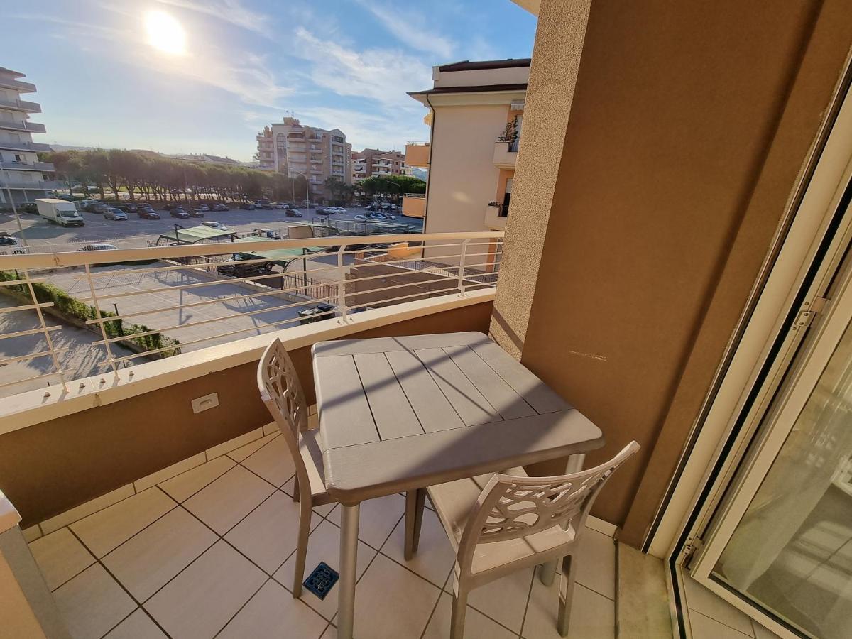 Casamare Alba Adriatica Frontemare Apartment Luaran gambar