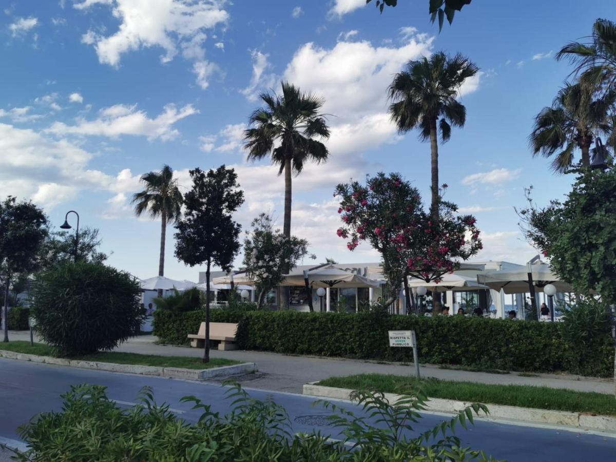 Casamare Alba Adriatica Frontemare Apartment Luaran gambar